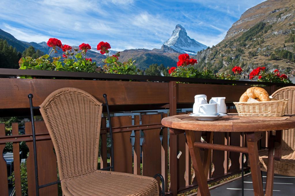 Hotel Dufour Chalet - Adults Only Zermatt Exterior photo